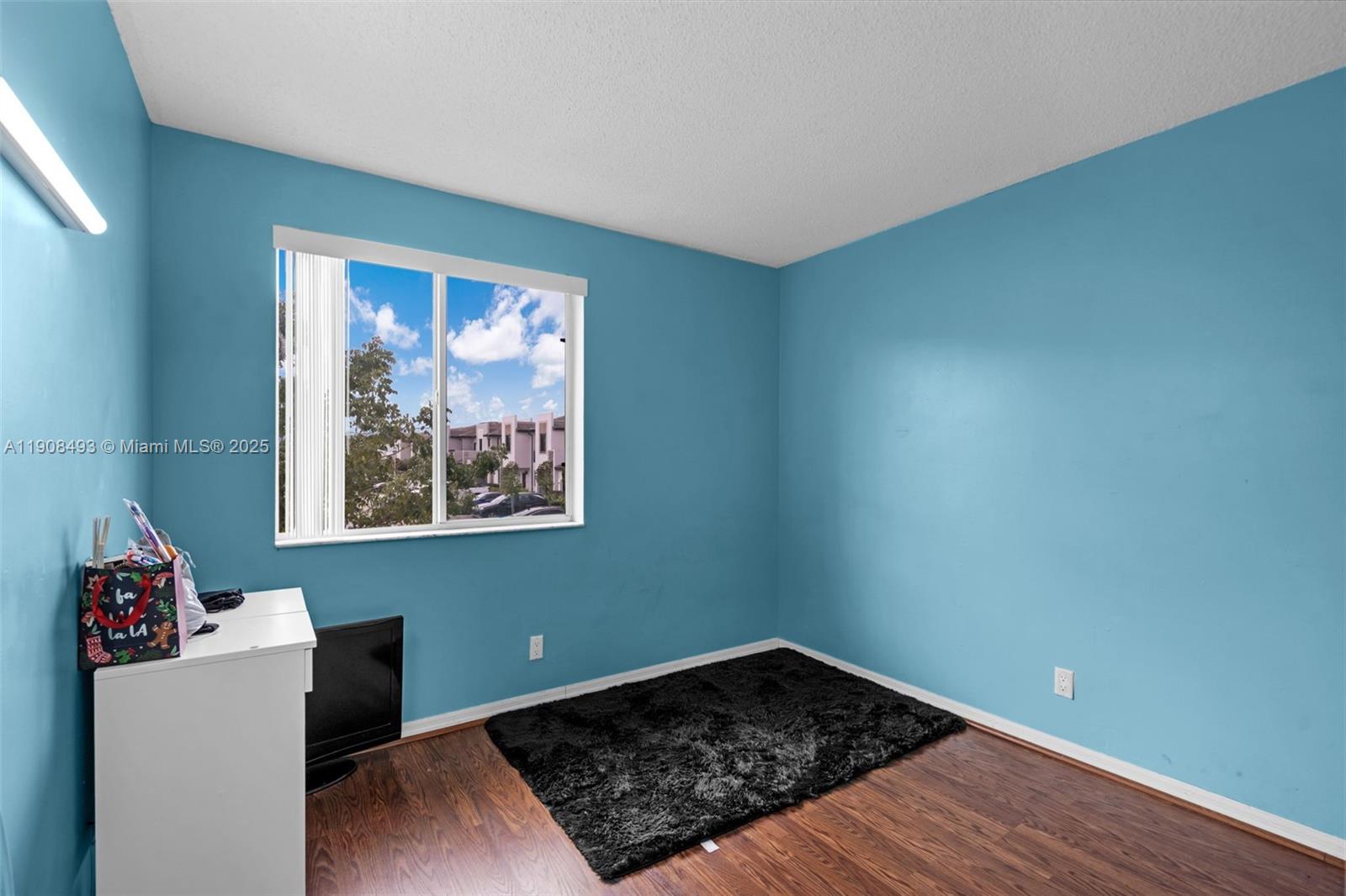 SIERRA RIDGE CONDO H - Residential