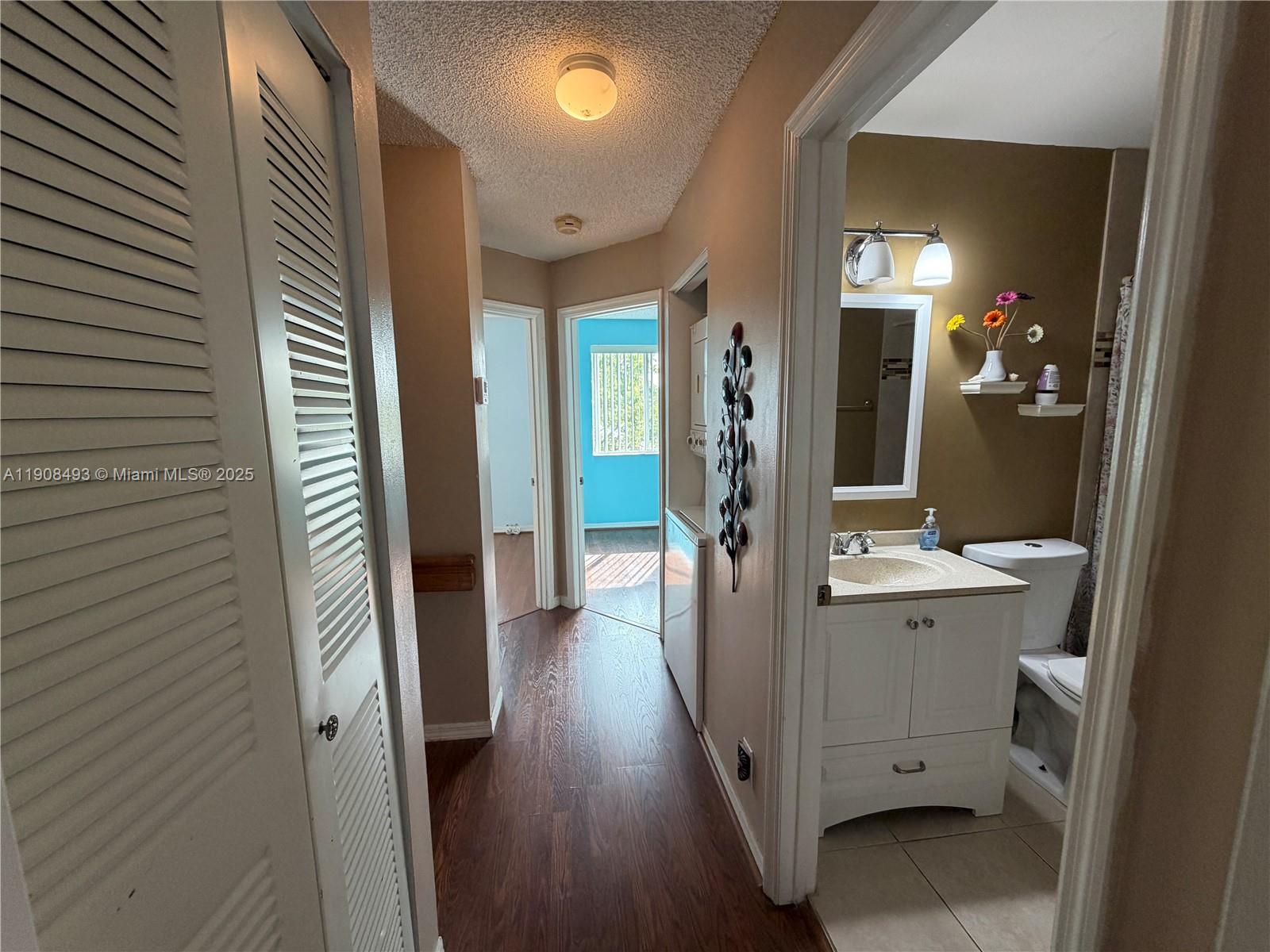 SIERRA RIDGE CONDO H - Residential