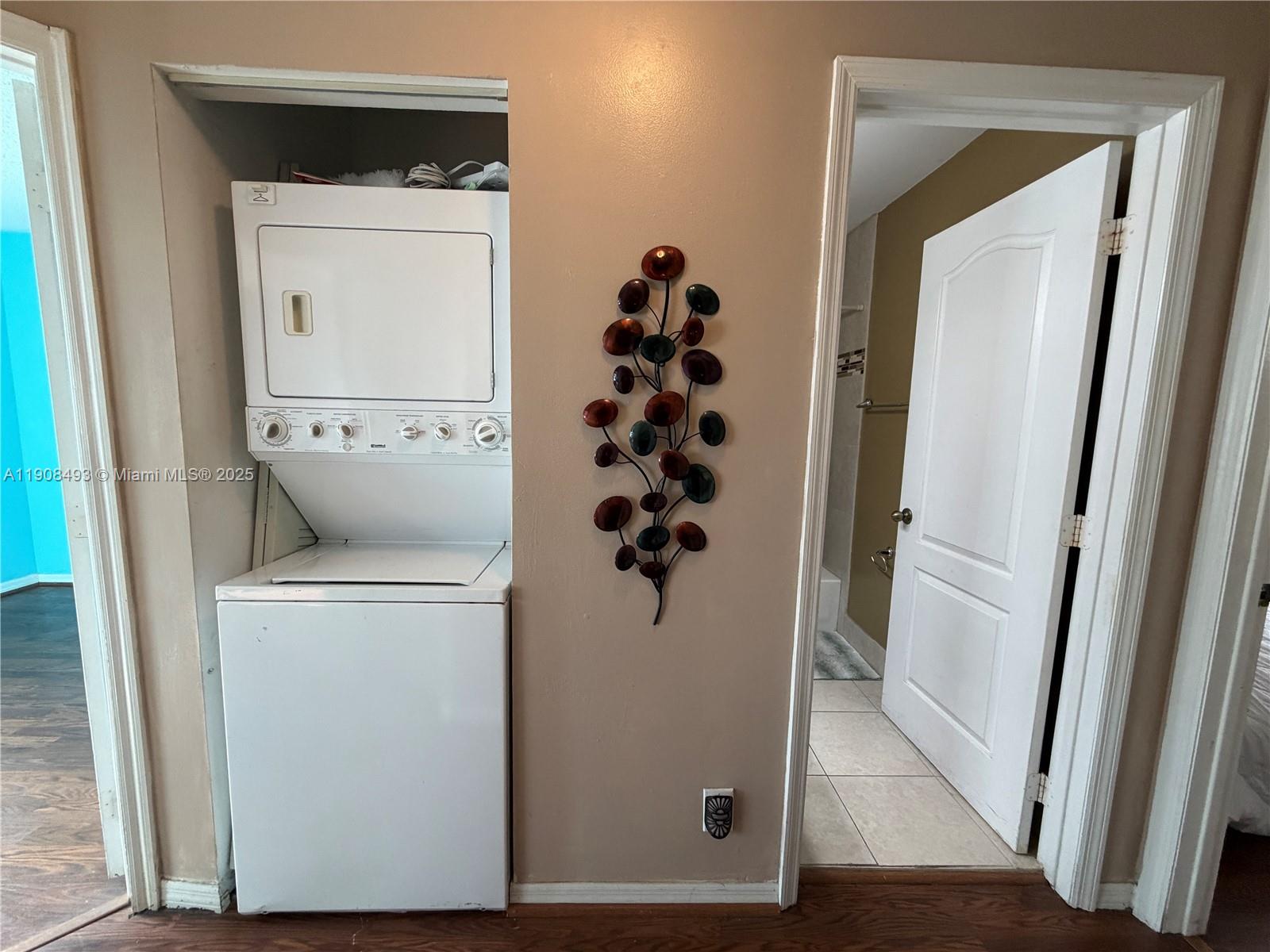 SIERRA RIDGE CONDO H - Residential