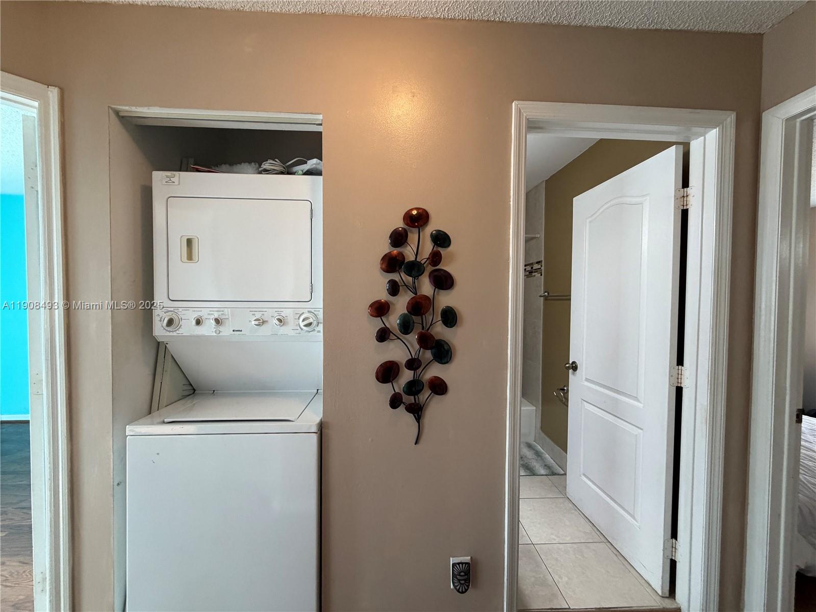 SIERRA RIDGE CONDO H - Residential