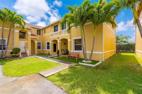 810 NE 212th Ter 2 Miami FL 33179