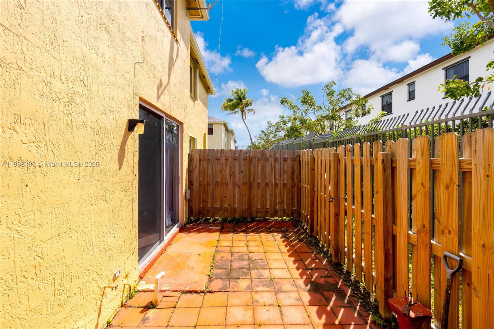 SIERRA RIDGE CONDO H - Residential