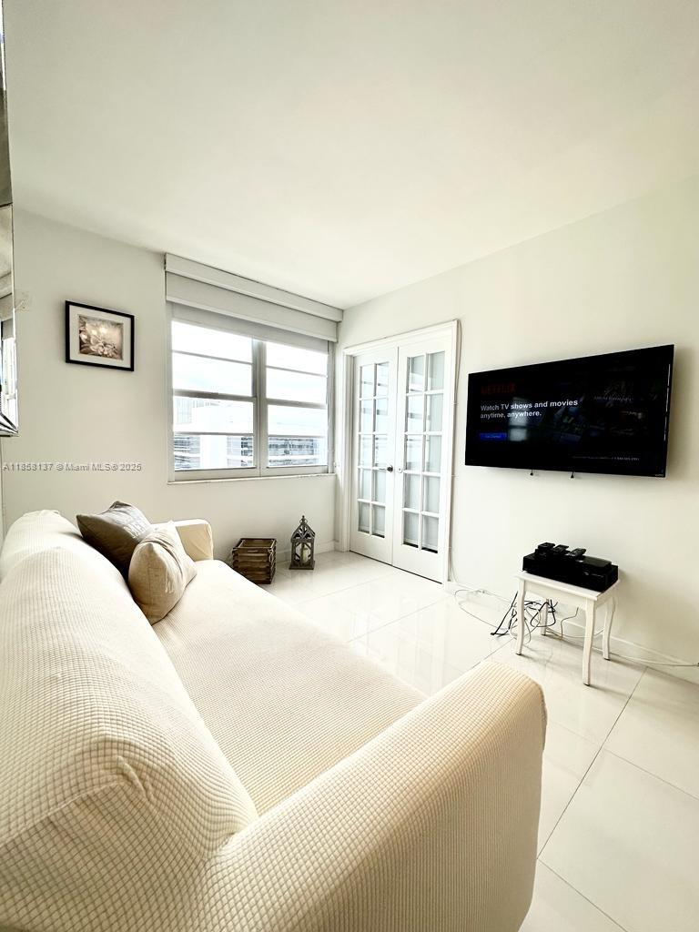 100 Lincoln Rd 1406