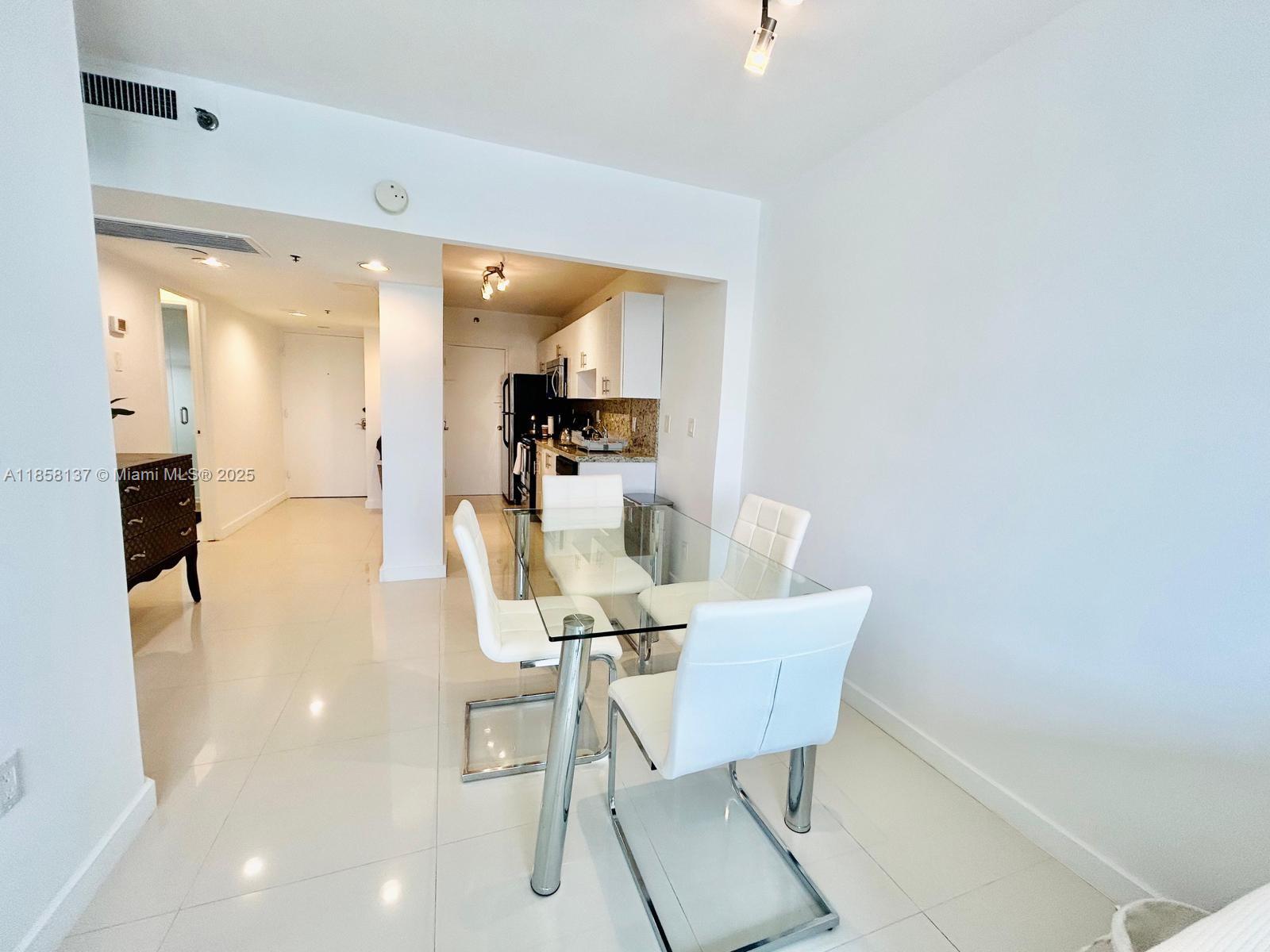 100 Lincoln Rd 1406