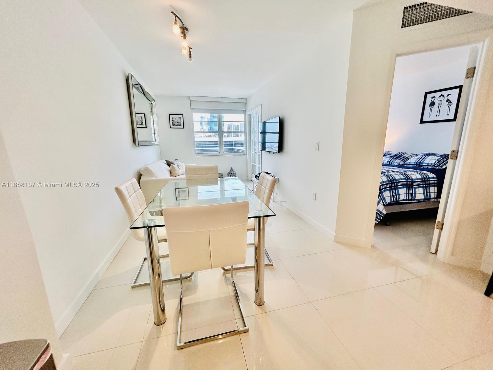 100 Lincoln Rd 1406