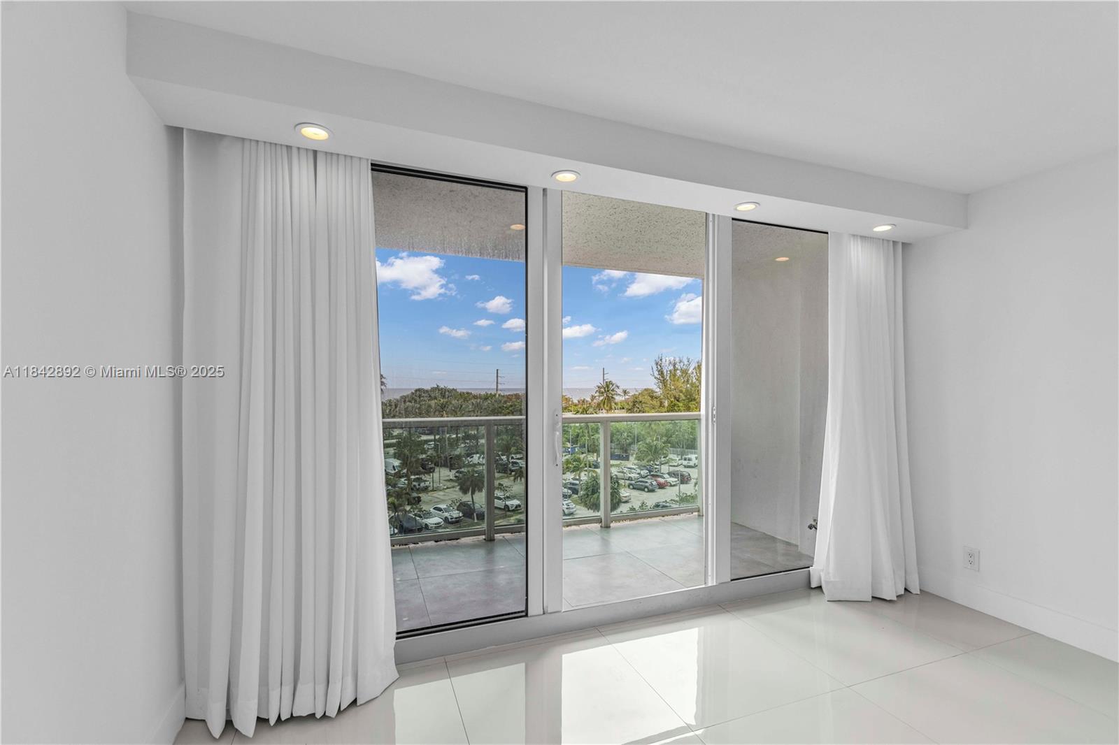 100 Bayview Dr 508