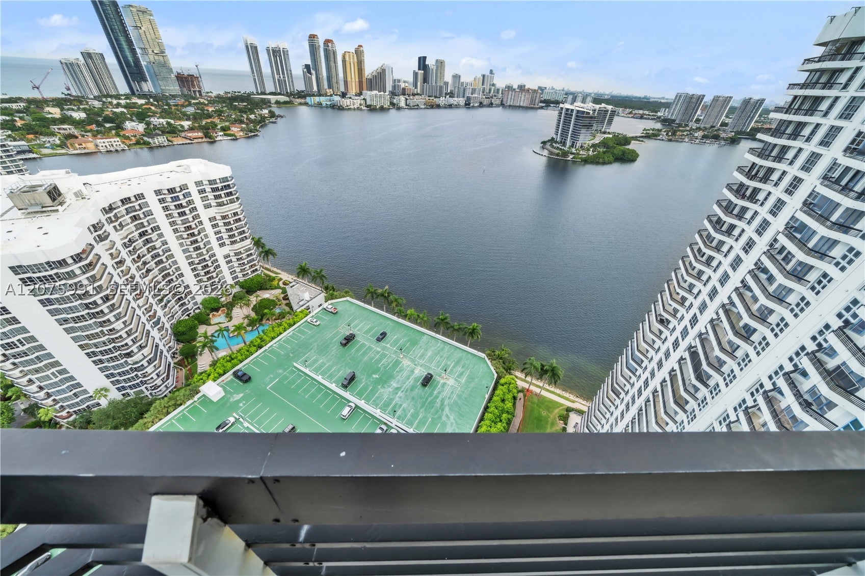 3530 Mystic Pointe Dr 3210