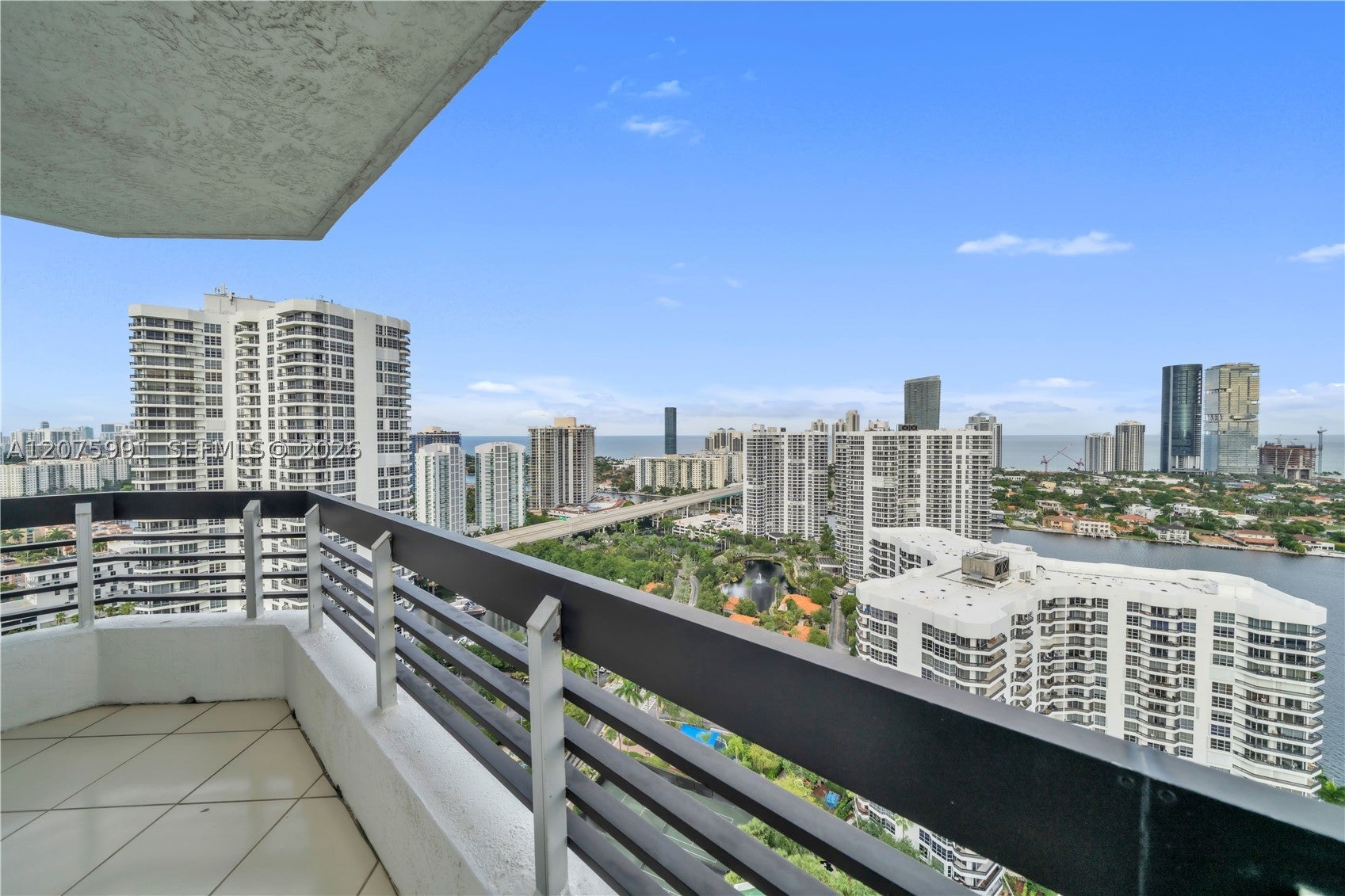 3530 Mystic Pointe Dr 3210