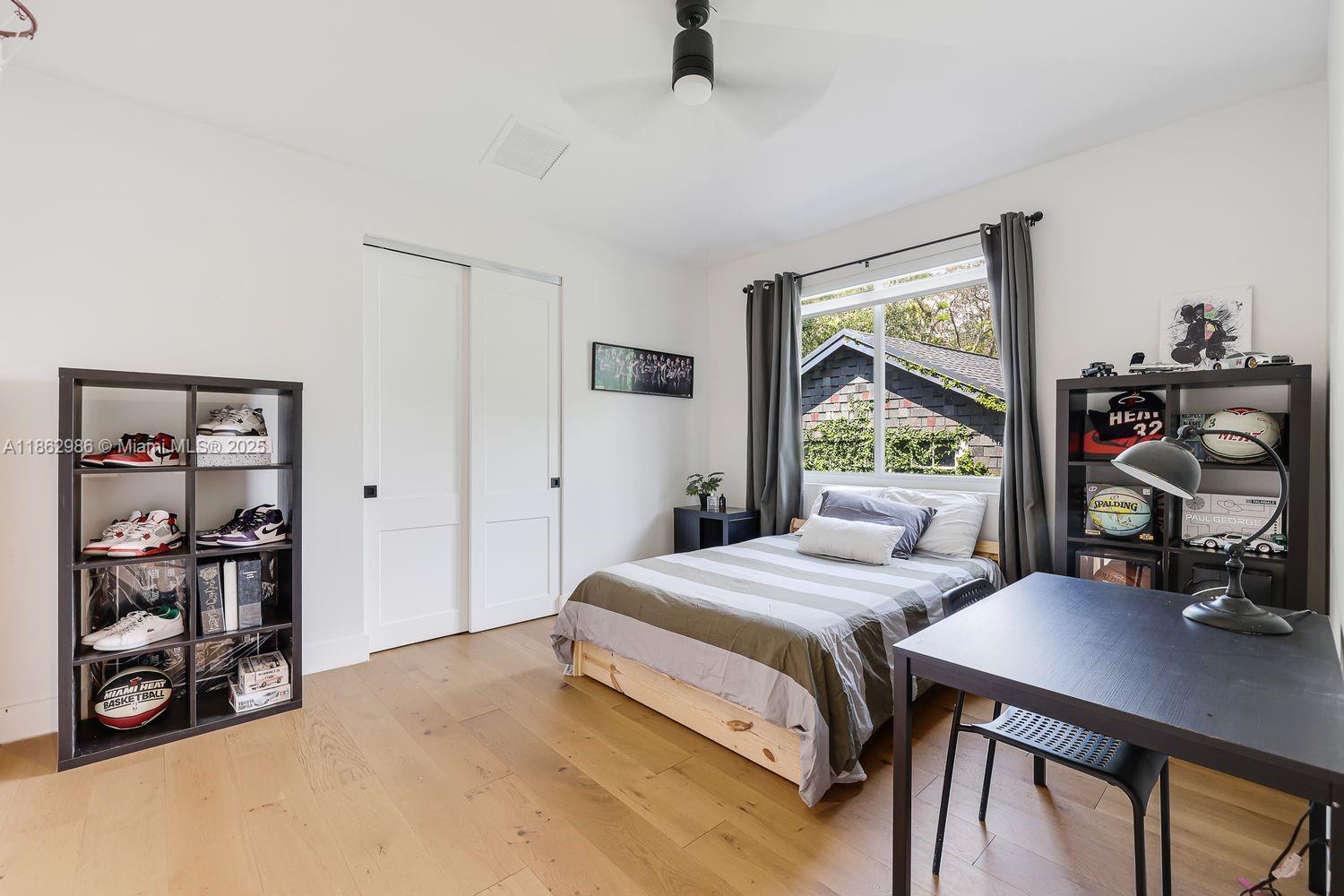 PARADISE GROVE - Residential