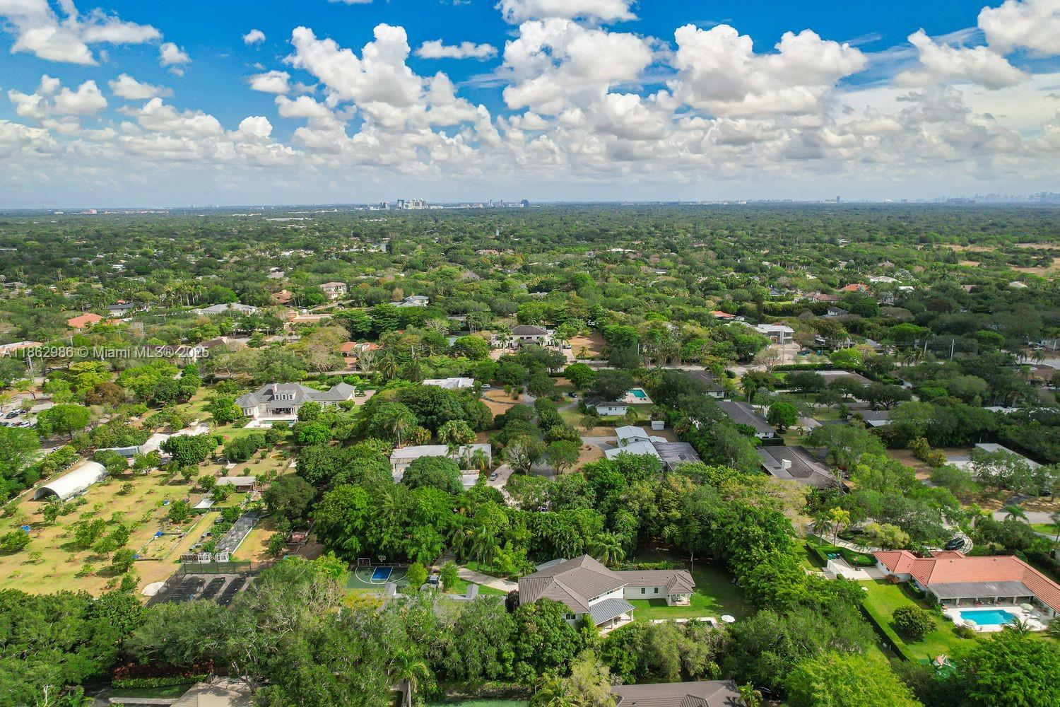 PARADISE GROVE - Residential