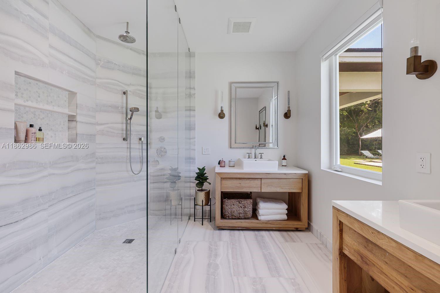 PARADISE GROVE - Residential