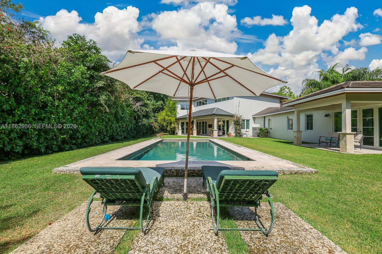 PARADISE GROVE - Residential