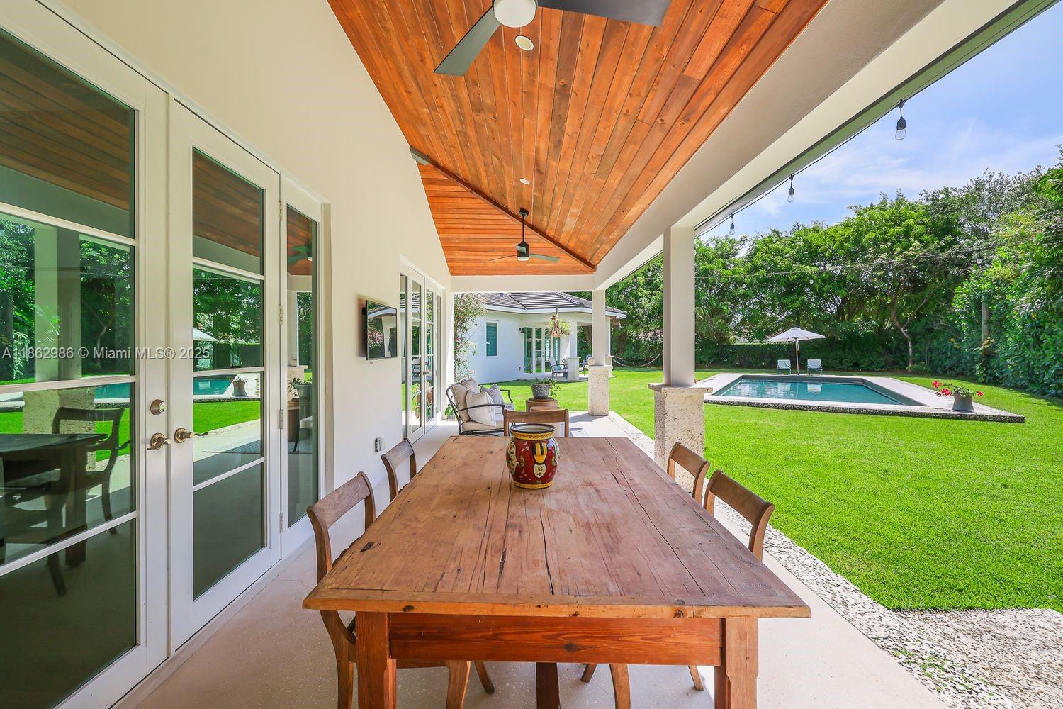 PARADISE GROVE - Residential