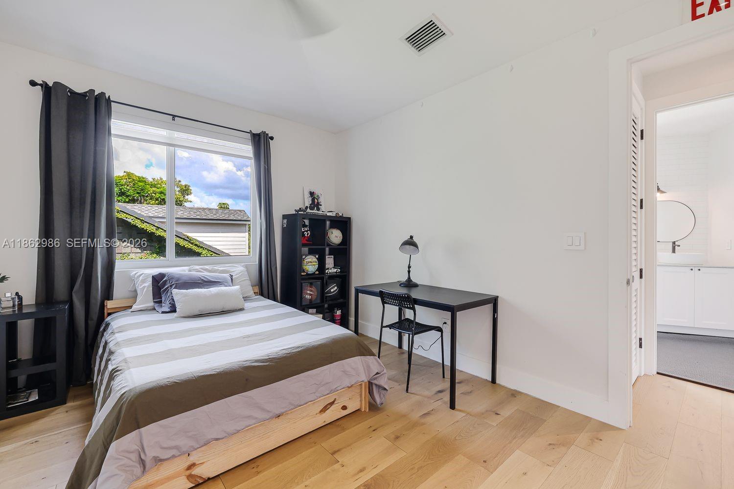 PARADISE GROVE - Residential