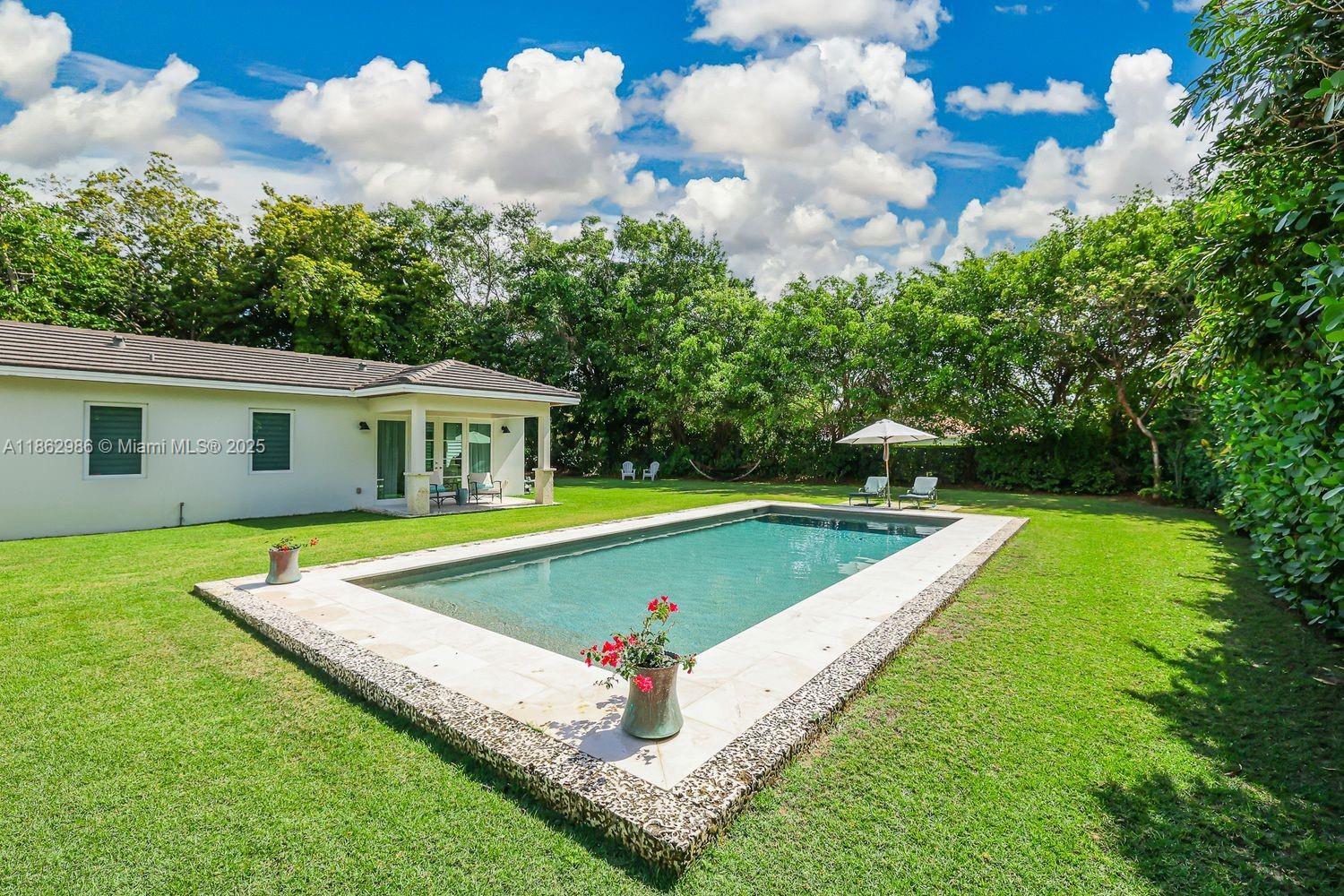 PARADISE GROVE - Residential