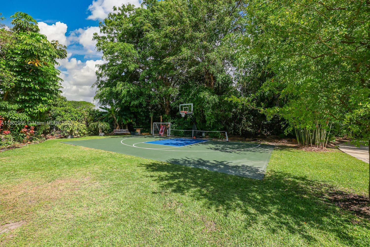 PARADISE GROVE - Residential