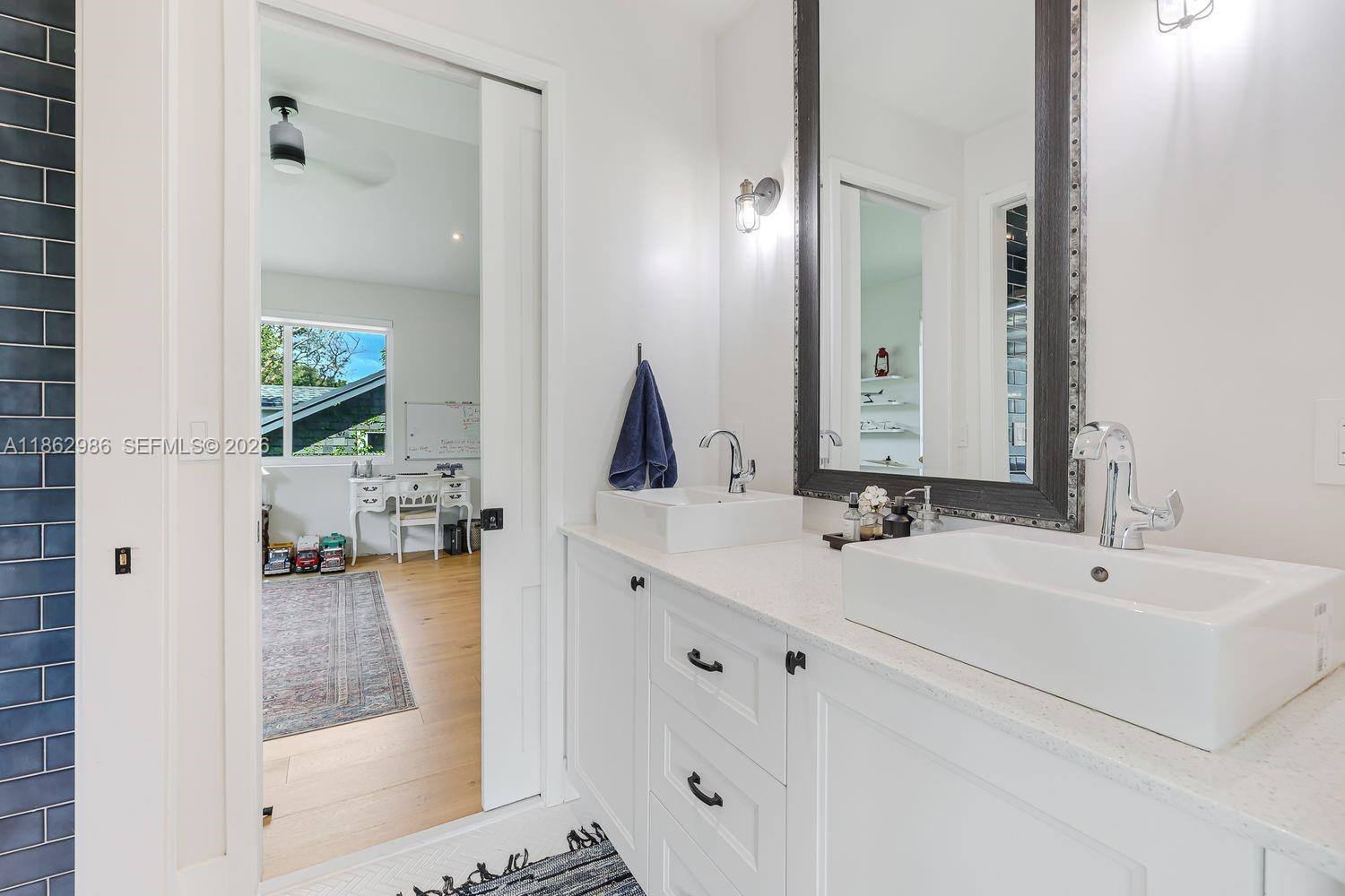 PARADISE GROVE - Residential