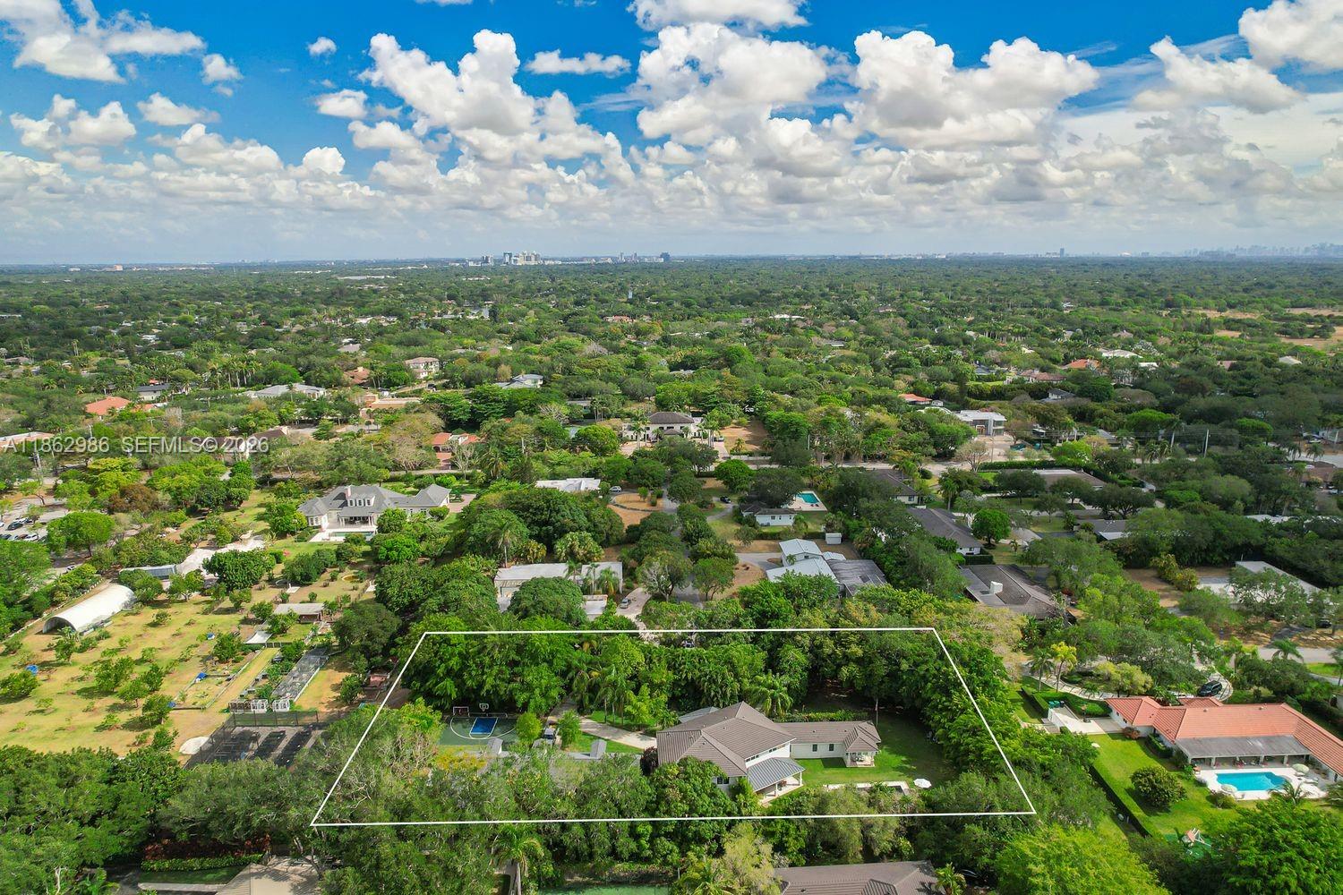 PARADISE GROVE - Residential