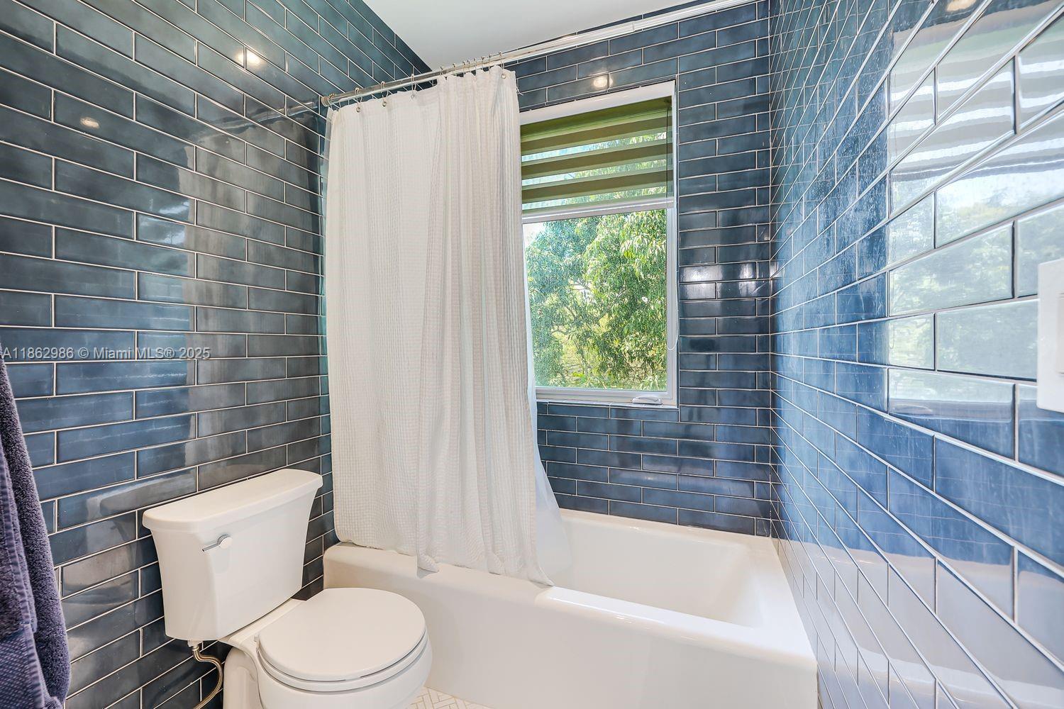 PARADISE GROVE - Residential