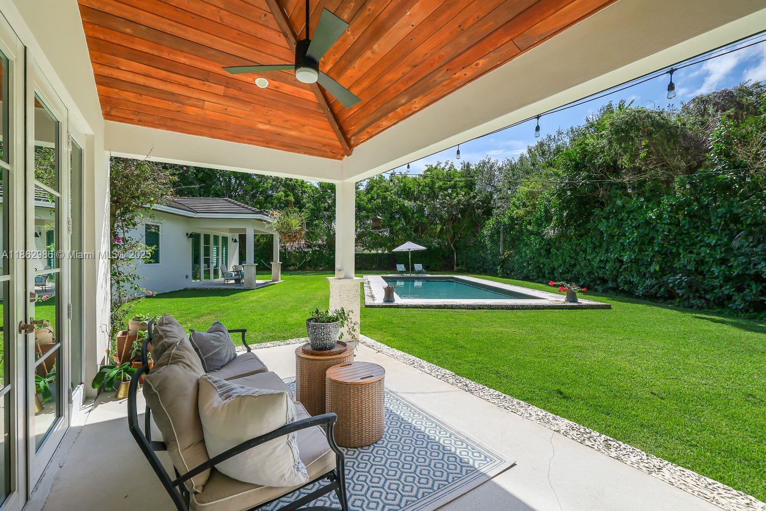 PARADISE GROVE - Residential