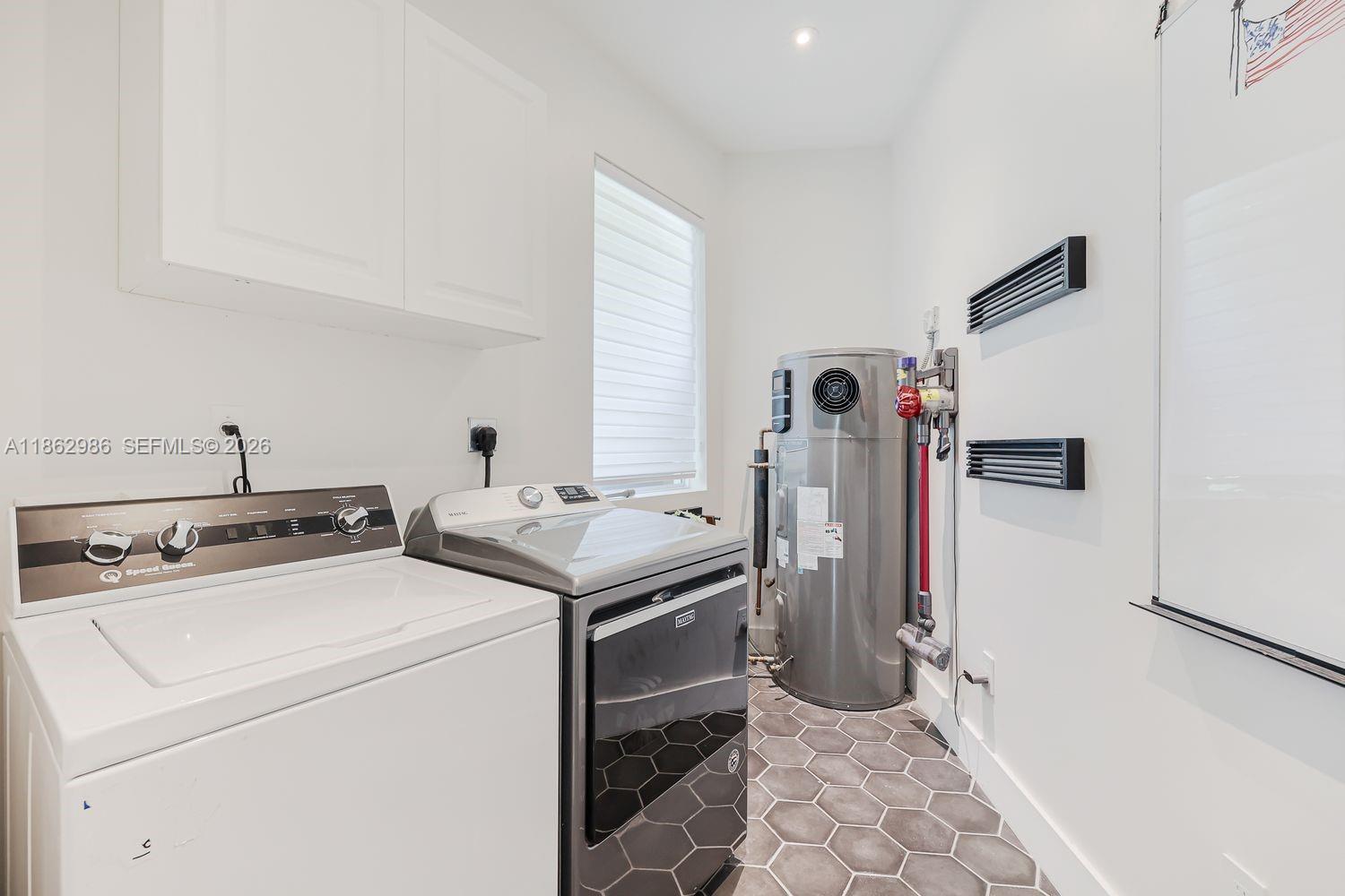 PARADISE GROVE - Residential