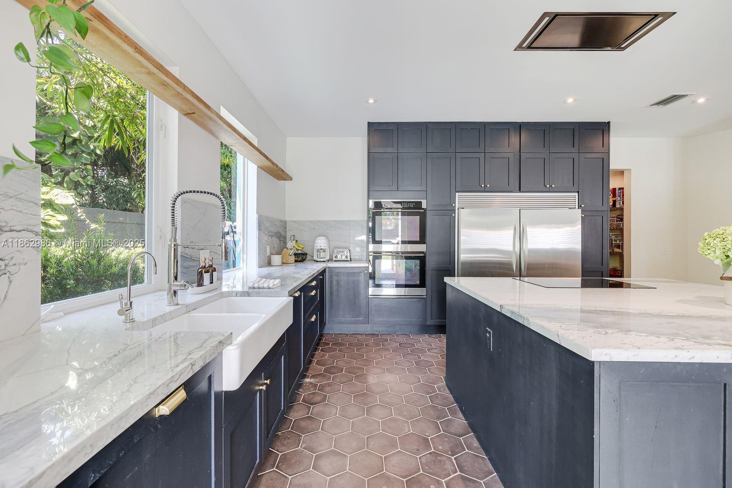 PARADISE GROVE - Residential