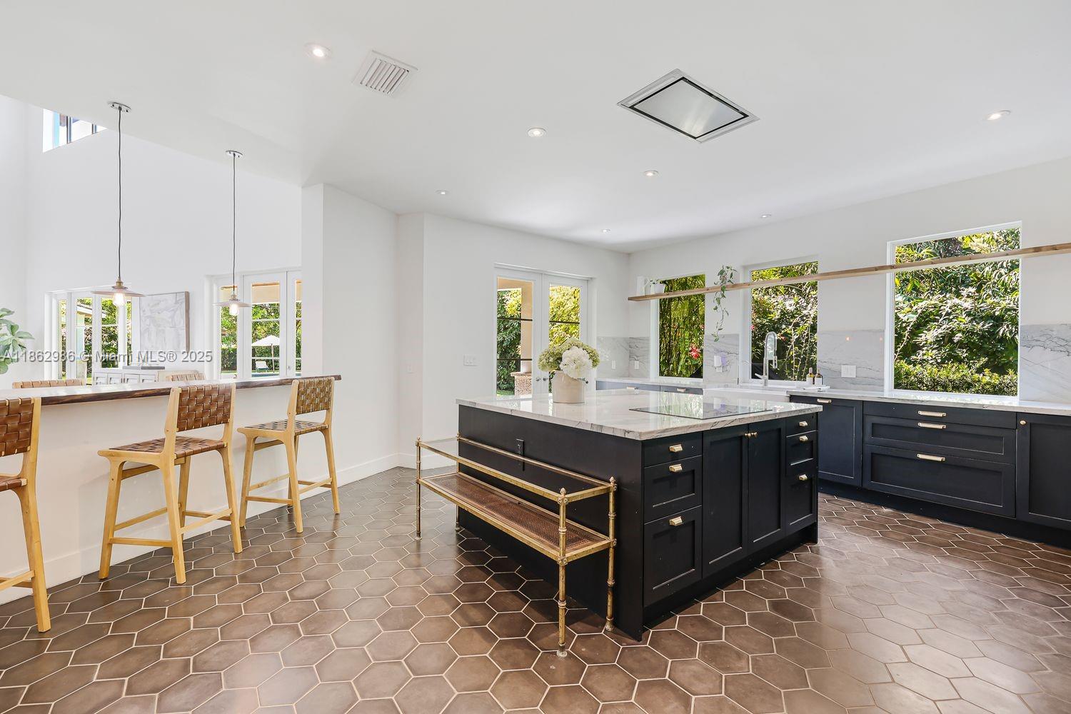 PARADISE GROVE - Residential