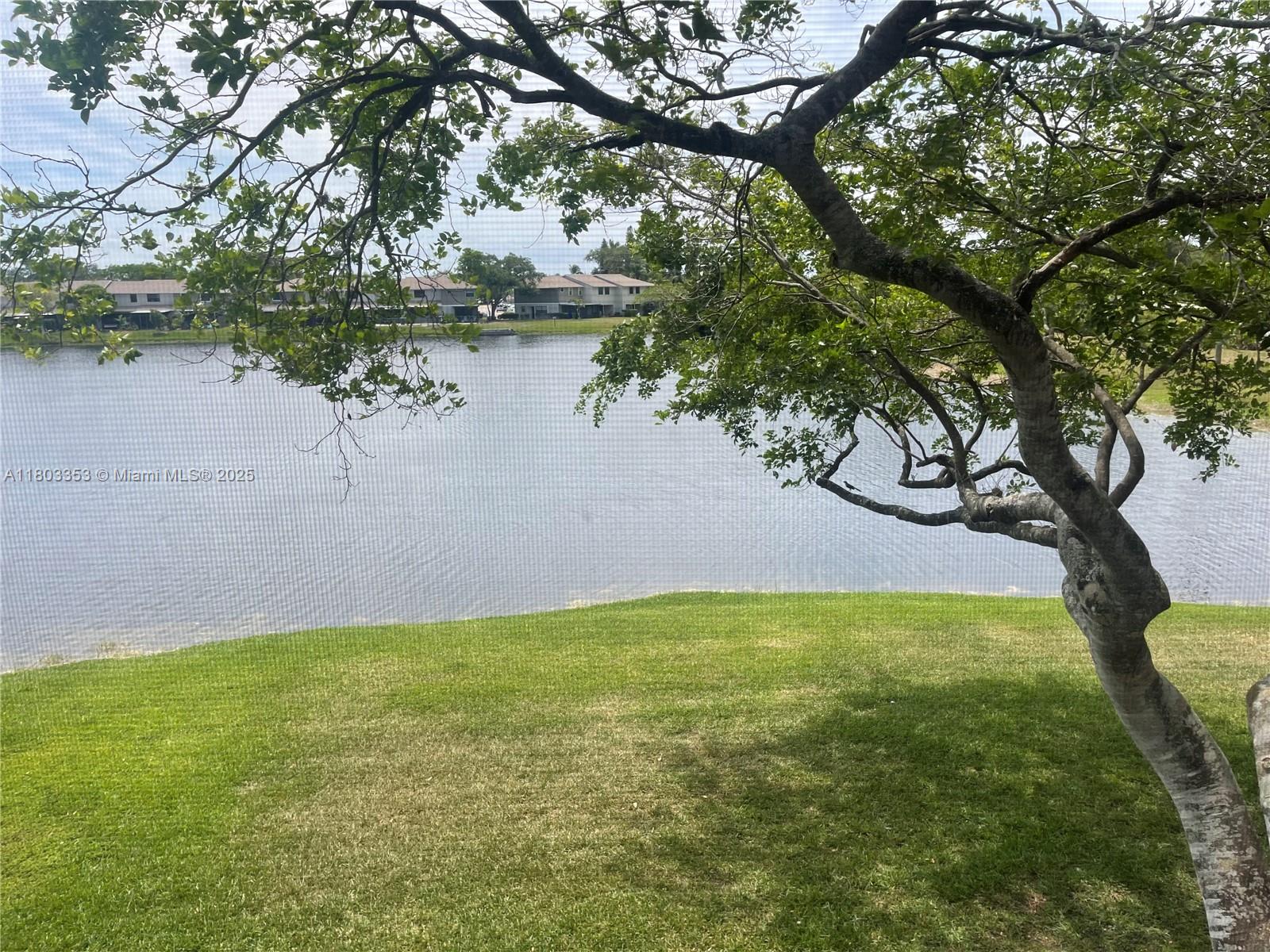 Property for Sale at 1124 Nw 106th Ter 202, Pembroke Pines, Miami-Dade County, Florida - Bedrooms: 2 
Bathrooms: 2  - $274,900