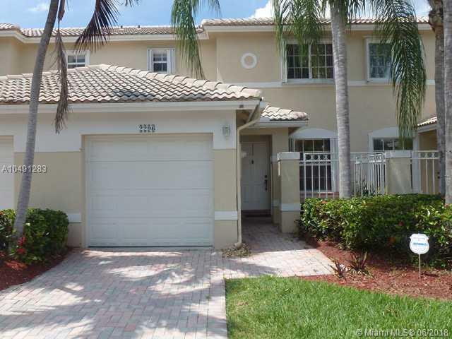BRIGHT & SPACIOUS TOWNHOME AT PEMBROKE ISLES, MASTER BED WITH WALKING CLOSETS. 2.5 BATHS. WOOD LAMINATED IN THE FIRST FLOOR. 1 CAR GARAGE. EXCLUSIVE RESORT COMMUNITY, CLUB HOUSE WITH GYM, SAUNA, 3 POLLS, JACUZZI, SOCCER FIELD, 4TENNIS, 2 RACQUETBALL, BASKETBALL AND VOLLEYBALL COURTS. HOA INCLUDES GRASS, SPRINKLES, ALARM, BASIC CABLE & 24 HOUR SECURITY. A+ SCHOOLS! NO ASSOCIATION APPROVAL REQUIRED.