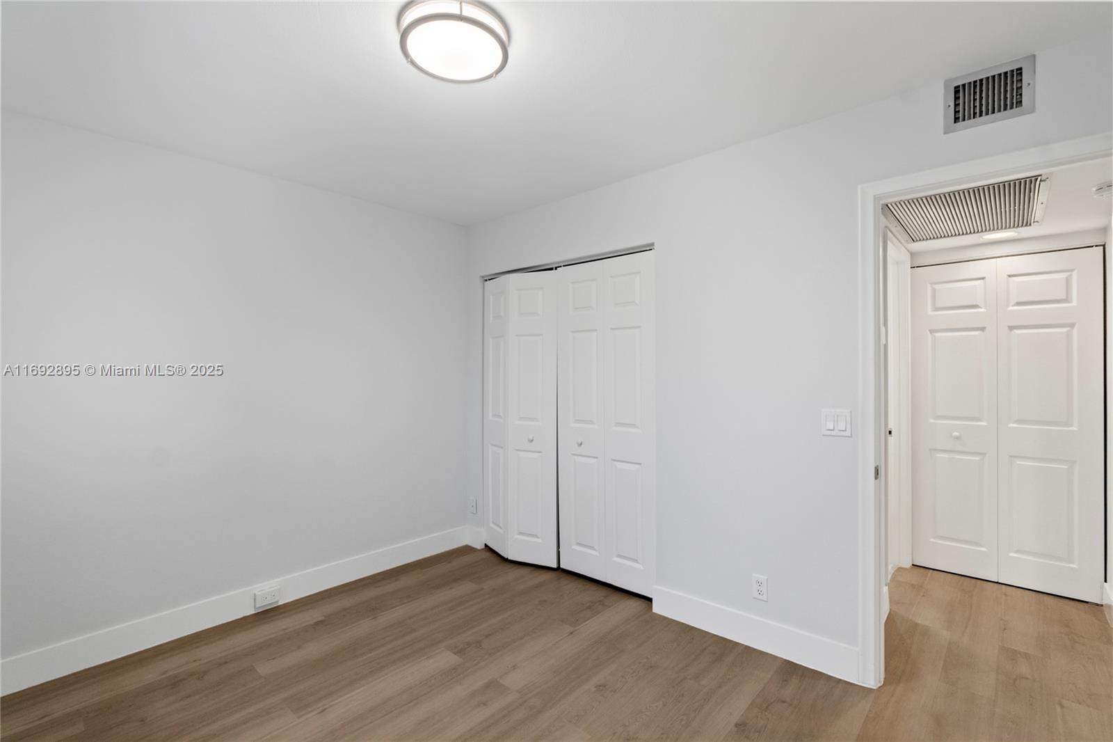 CAMBRIDGE AT CENTURY - Residential