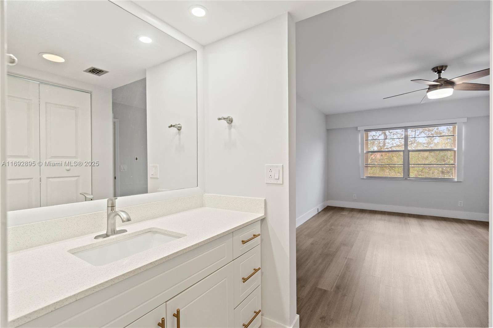 CAMBRIDGE AT CENTURY - Residential