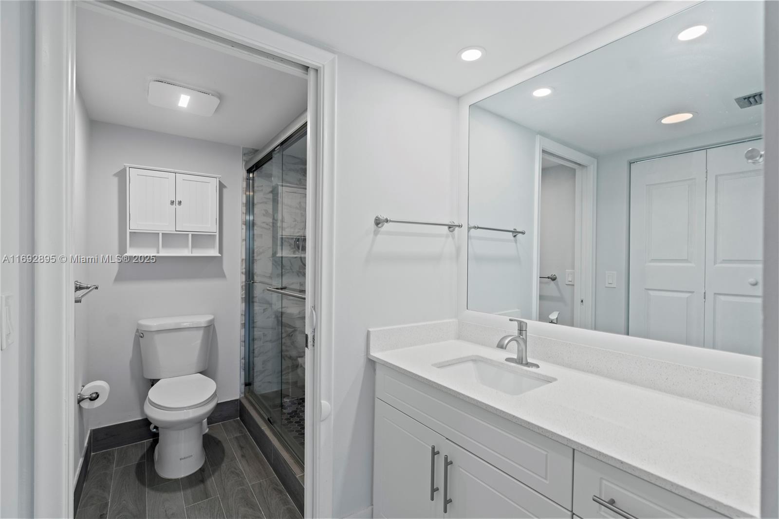 CAMBRIDGE AT CENTURY - Residential