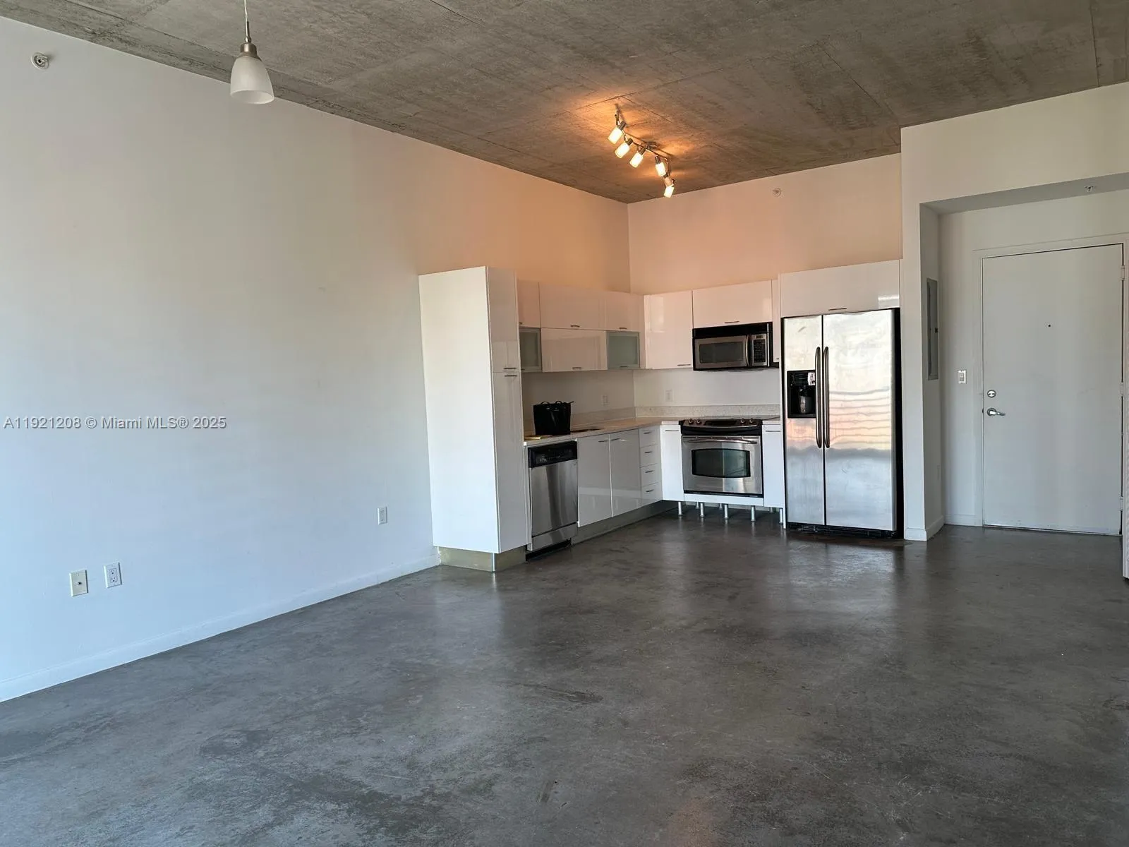 Miami, Florida 33132, United States, 1 Bedroom Bedrooms, ,1 BathroomBathrooms,Residential,Active,248790