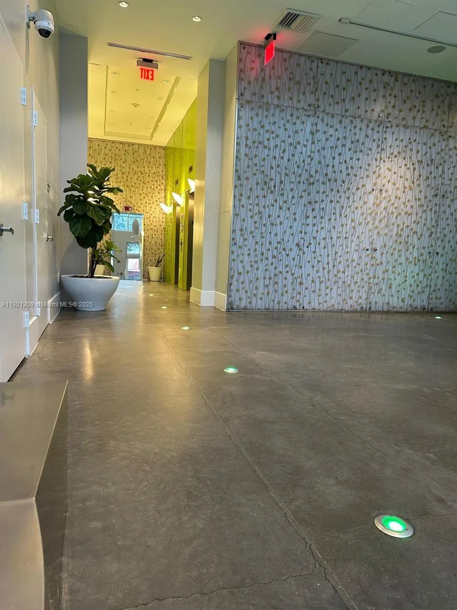 Miami, Florida 33132, United States, 1 Bedroom Bedrooms, ,1 BathroomBathrooms,Residential,Active,248790