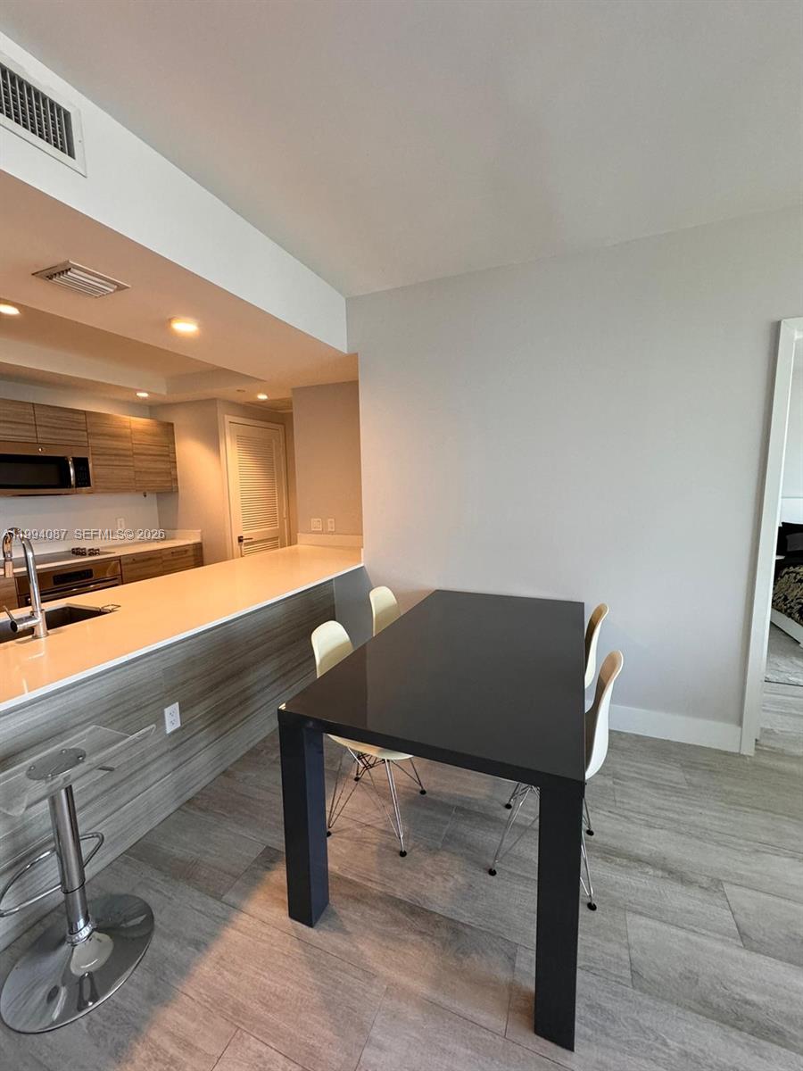 3401 MIDTOWN CONDO - Residential Lease