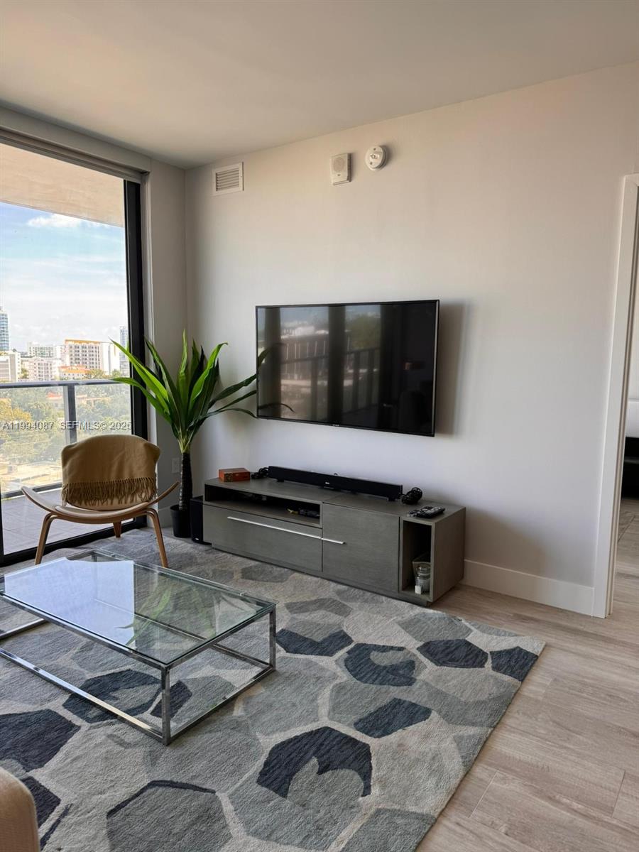 3401 MIDTOWN CONDO - Residential Lease