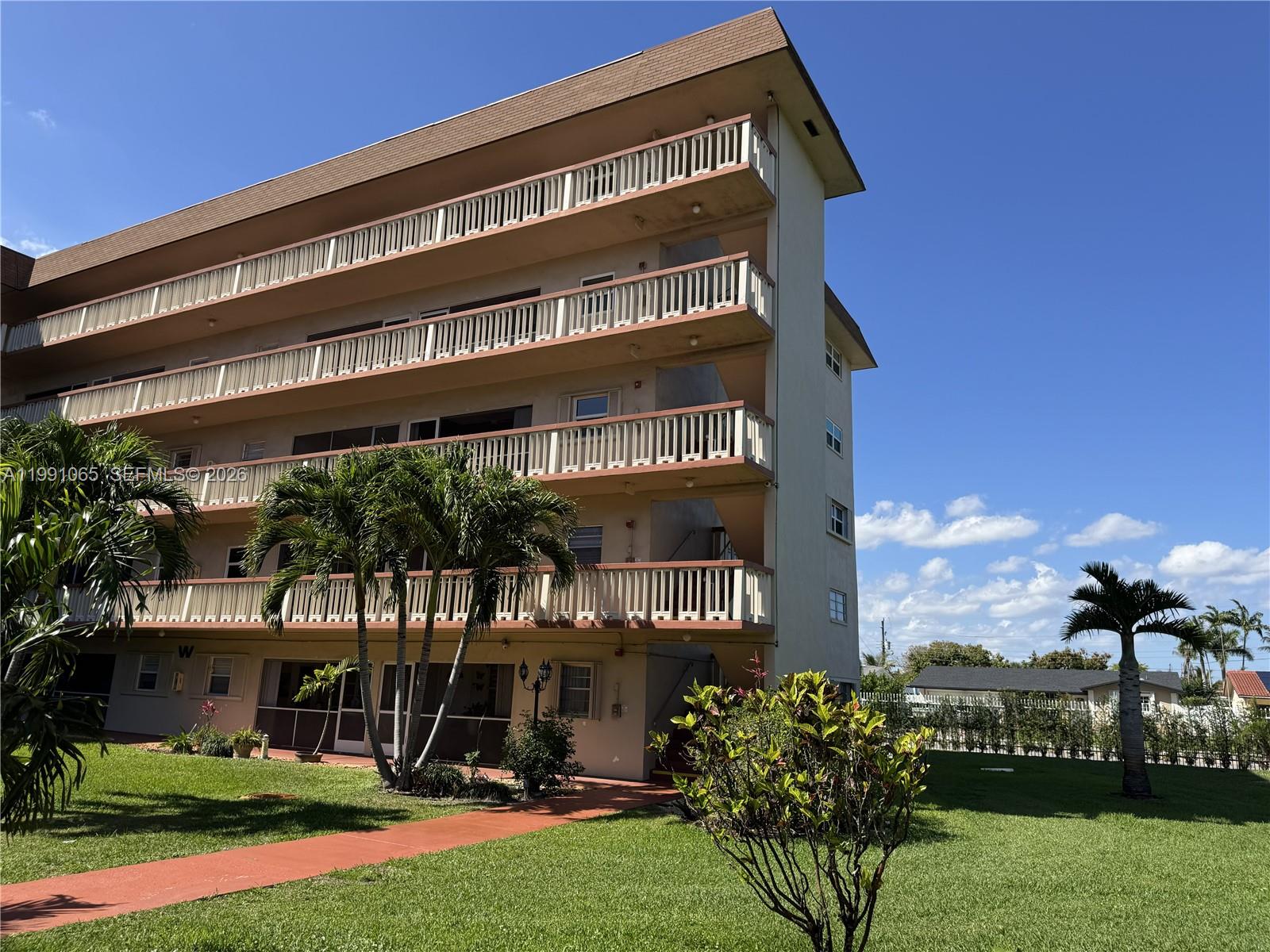 BEVERLY HILLS CONDO 12 - Residential