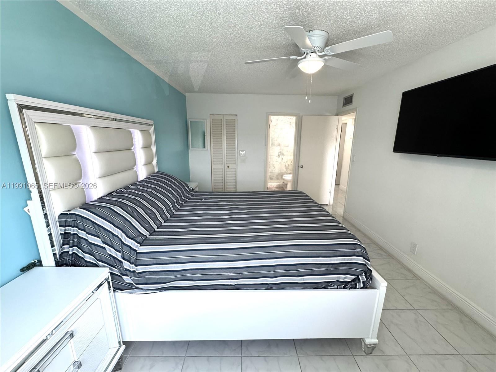 BEVERLY HILLS CONDO 12 - Residential