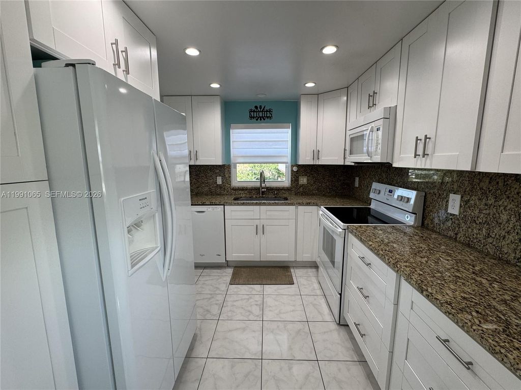 Photo of 5300 Washington St #V407, Hollywood, FL 33021 (MLS # A11991065)