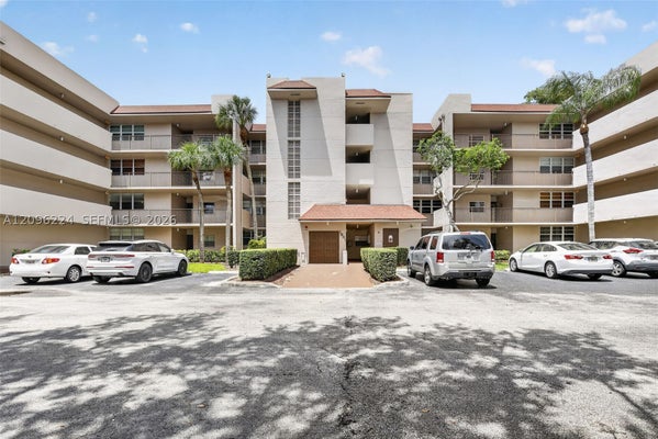1931 SABAL PALM DR APT 203, DAVIE, FL 33324 - Image d64b664897ea9c4543aac02c4df0f158/2937060730