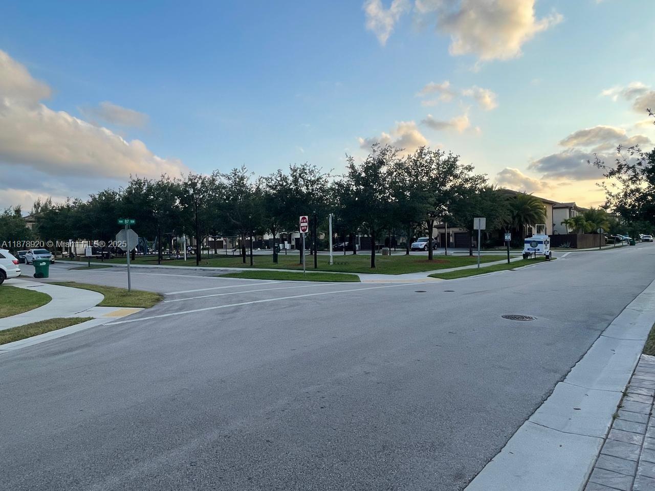 DORAL BREEZE - Residential