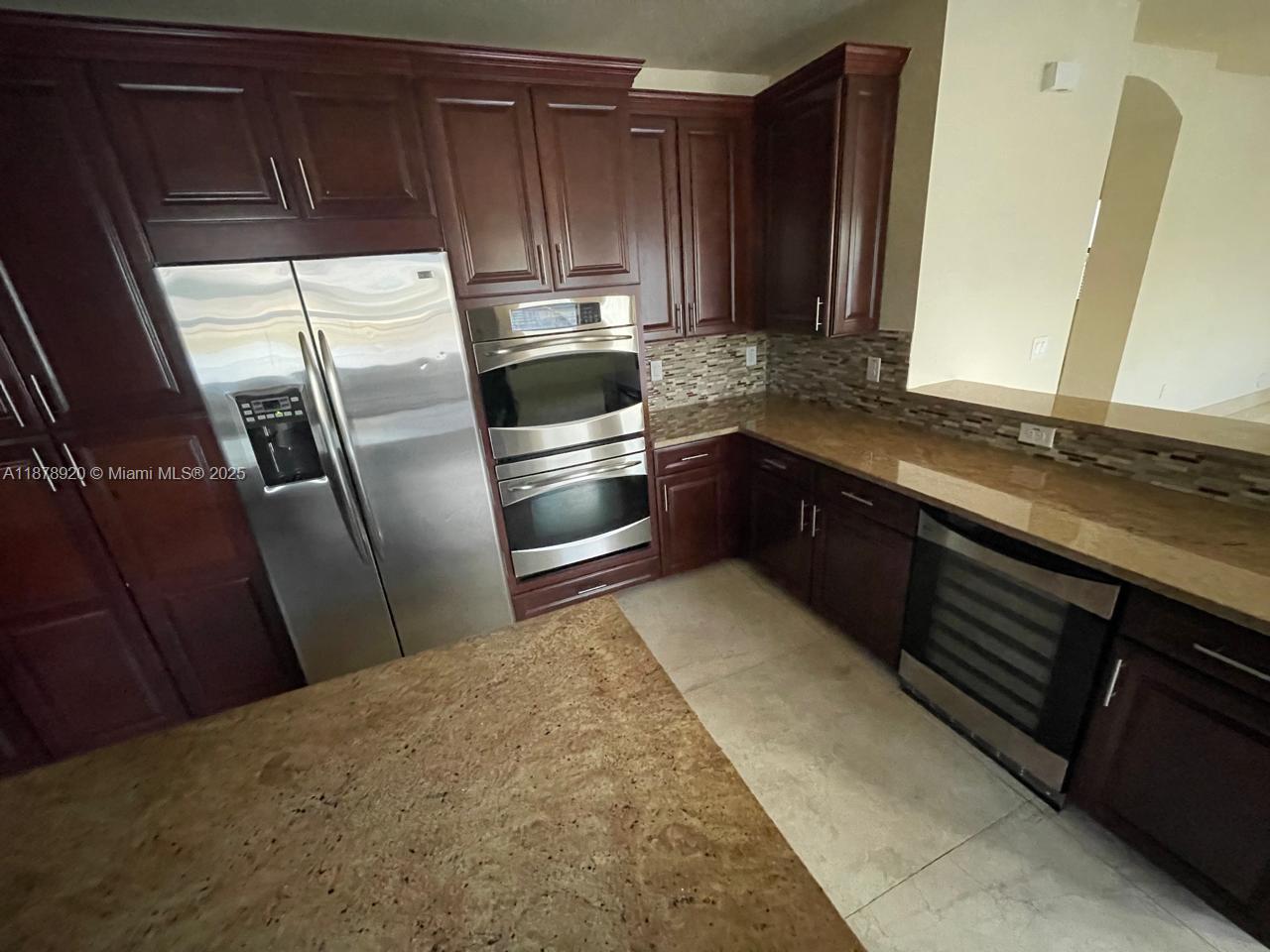 DORAL BREEZE - Residential