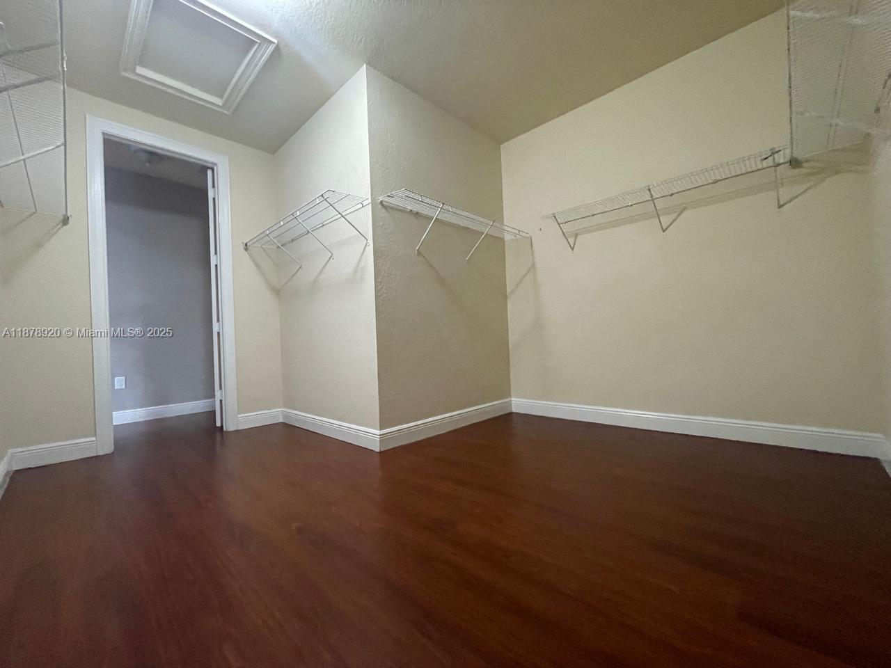 DORAL BREEZE - Residential