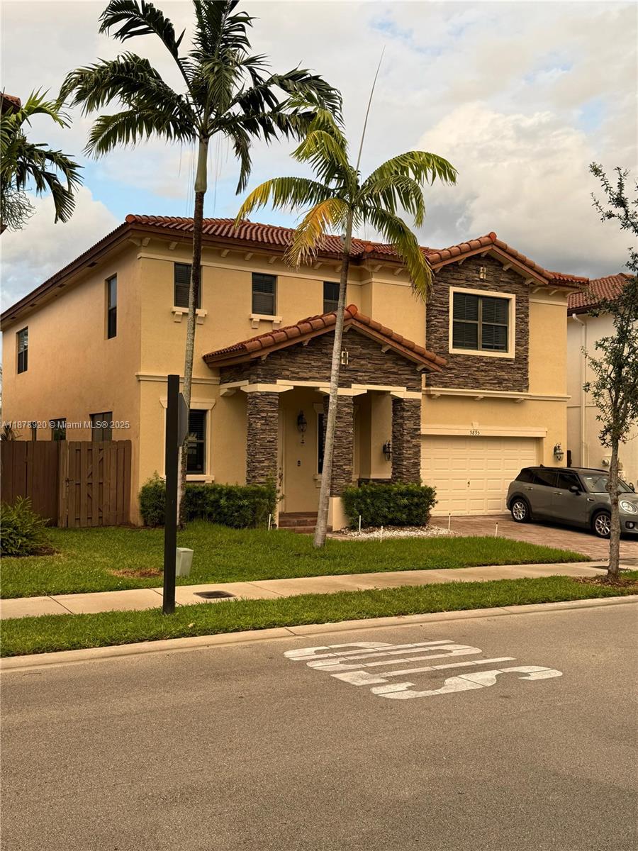DORAL BREEZE - Residential