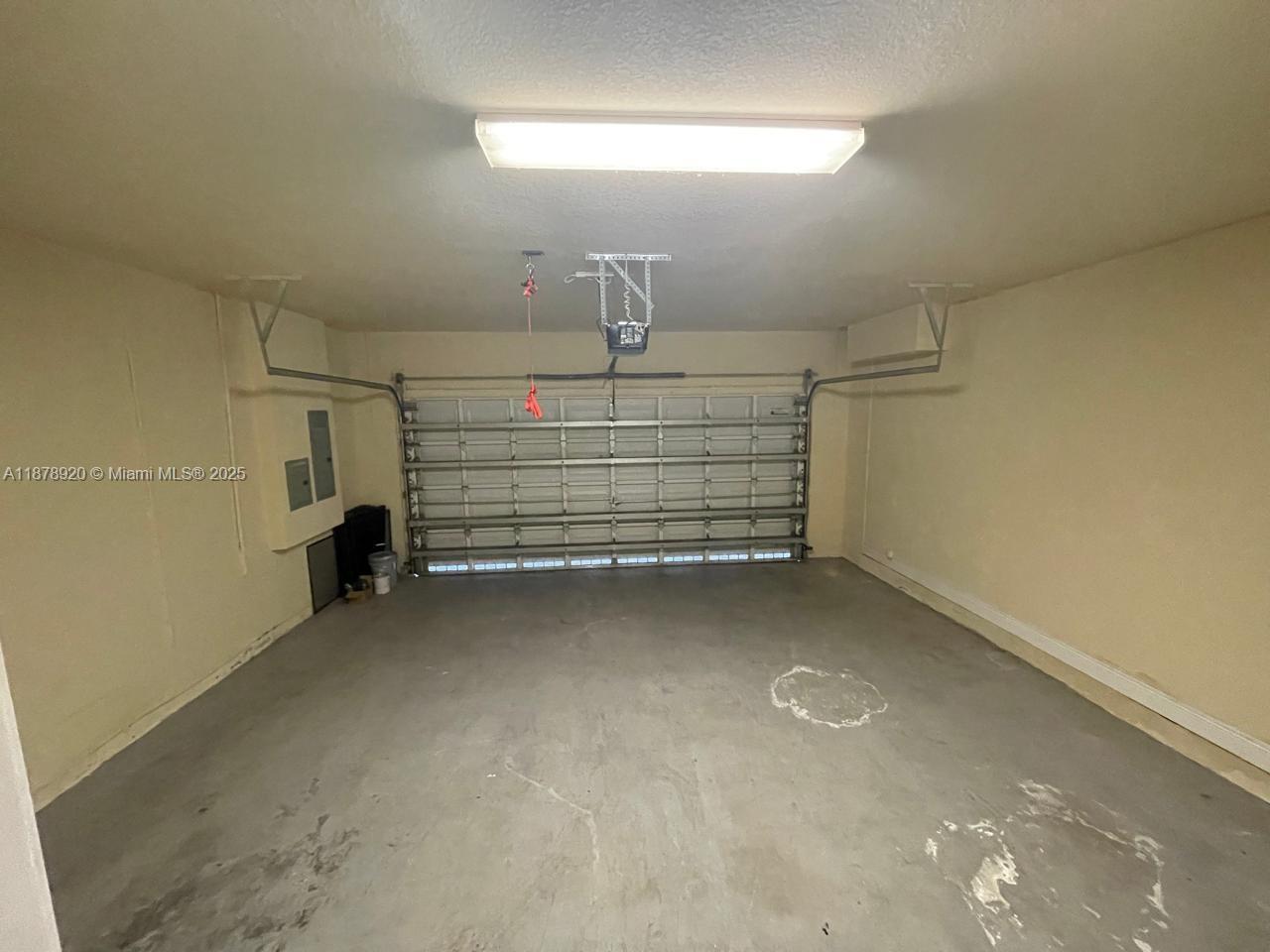 DORAL BREEZE - Residential