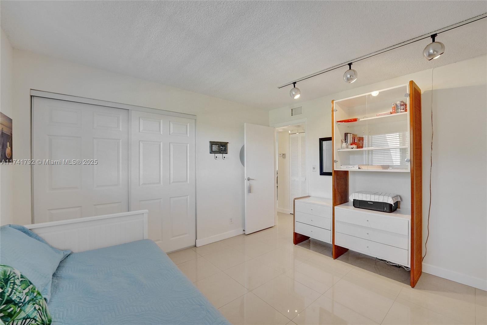 GREENS OF INVERRARY PHASE - Residential