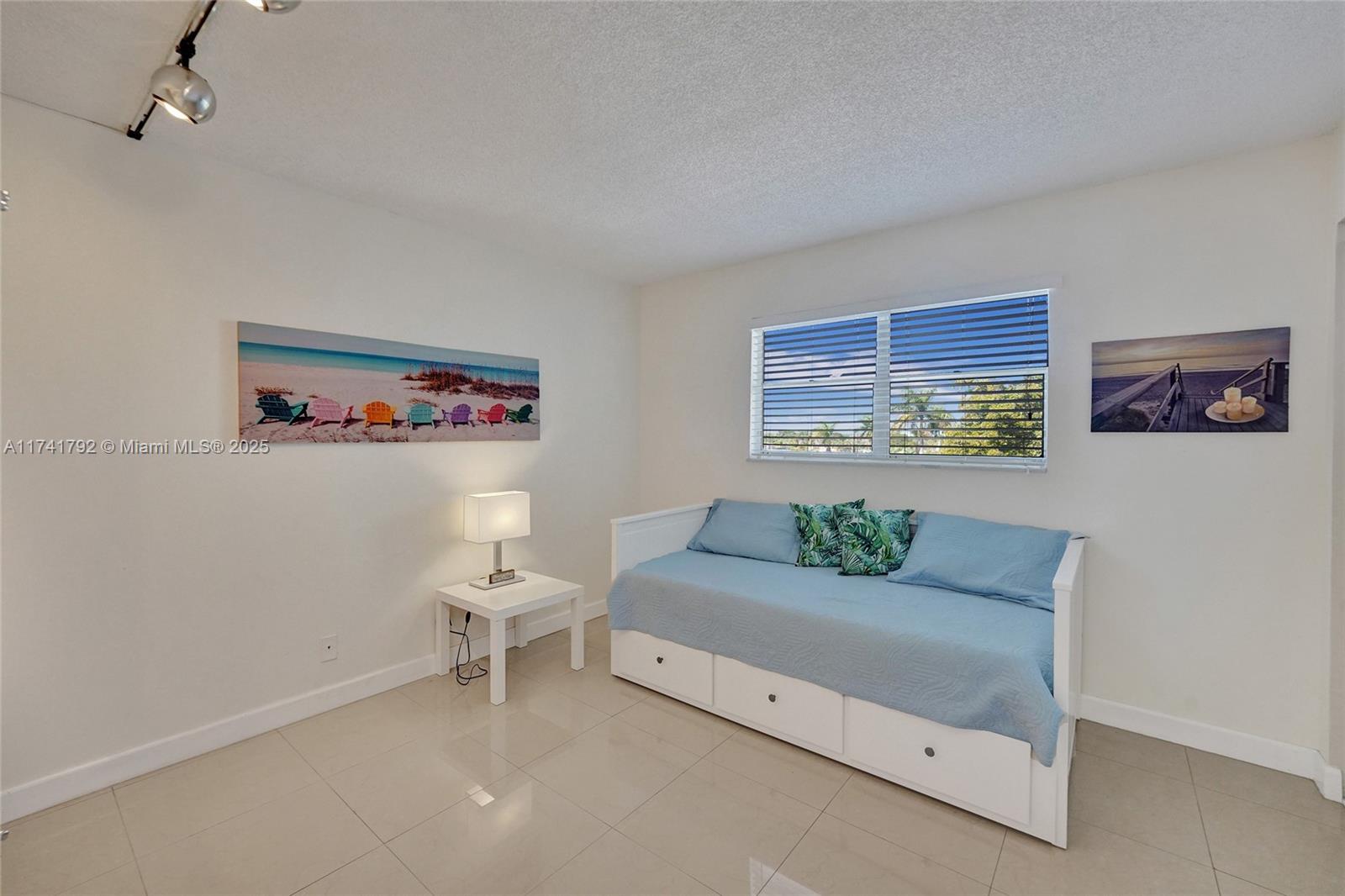 GREENS OF INVERRARY PHASE - Residential