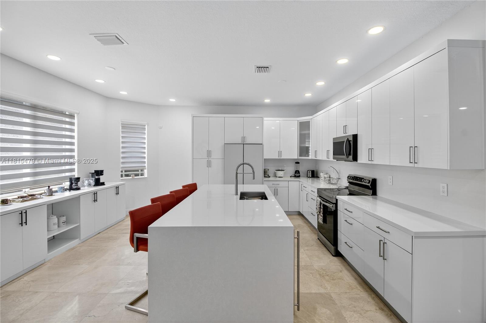 RENAISSANCE ESTATES - Residential