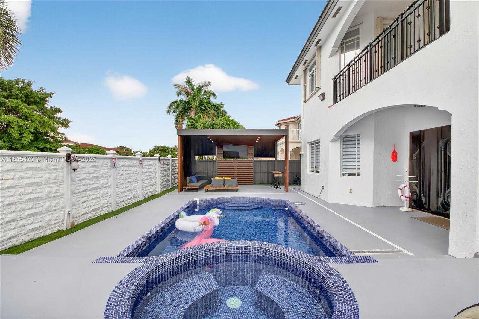 RENAISSANCE ESTATES - Residential