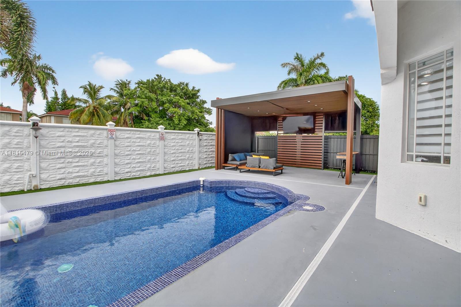 RENAISSANCE ESTATES - Residential